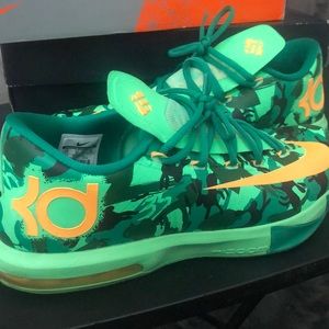 Slightly Worn Nike Kevin Durant Men Size 11